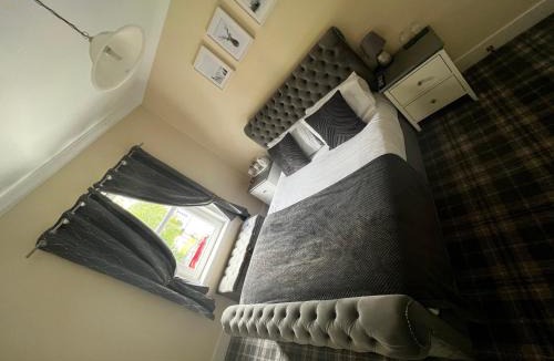 Lanark Hotel | The Village Inn