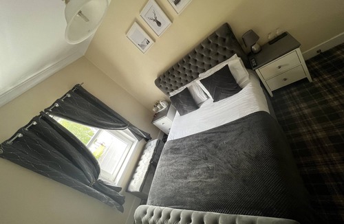 Lanark Hotel | The Village Inn