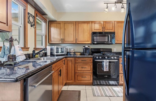 Fair Oaks Cabin | The Village Inn