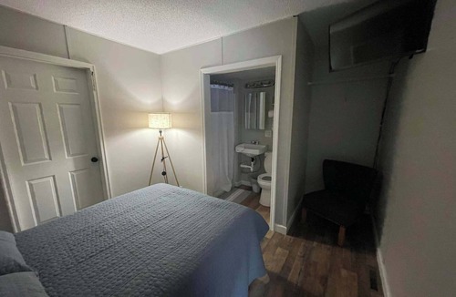 Sylvester Hotel | The Village Inn