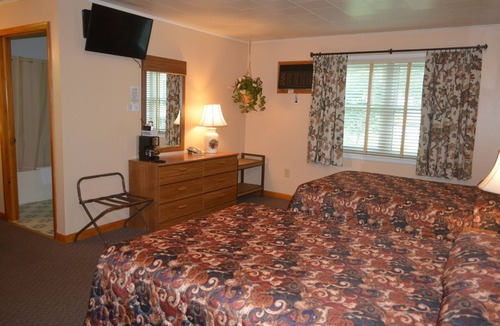 Richfield Springs Hotel | The Village Motel