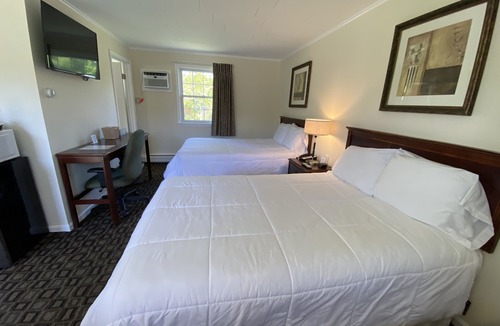 Williamstown Hotel | The Villager Motel