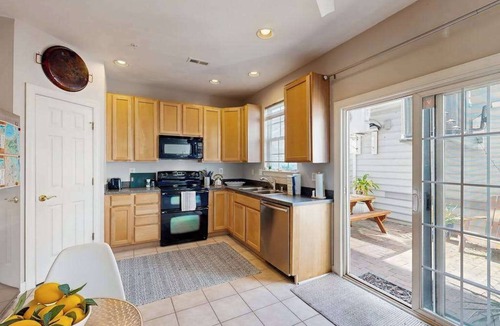 Villages of Five Points Condo | The Villages of Five Points condo w/community pools, tennis courts, shops