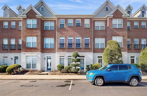Villages of Five Points Condo | The Villages of Five Points condo w/community pools, tennis courts, shops