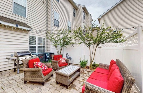 Villages of Five Points Condo | The Villages of Five Points condo w/community pools, tennis courts, shops