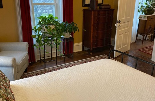 Azalia Bed & Breakfast | The Vine Bed & Breakfast LLC