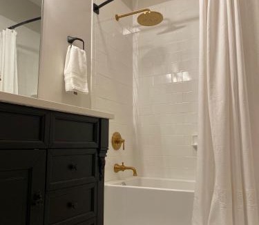 Azalia Bed & Breakfast | The Vine Bed & Breakfast, LLC