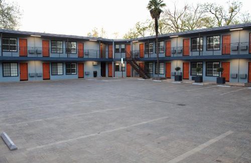 Downtown Hotel | The Vine Inn Davis