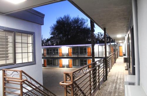 Downtown Hotel | The Vine Inn Davis