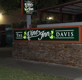 Downtown Hotel | The Vine Inn Davis