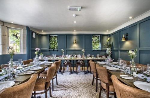 Black Bourton Hotel | The Vines Hotel