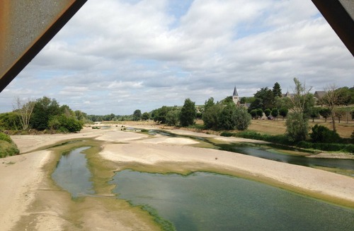 Pouilly-sur-Loire House | The Vineyard and the Loire river