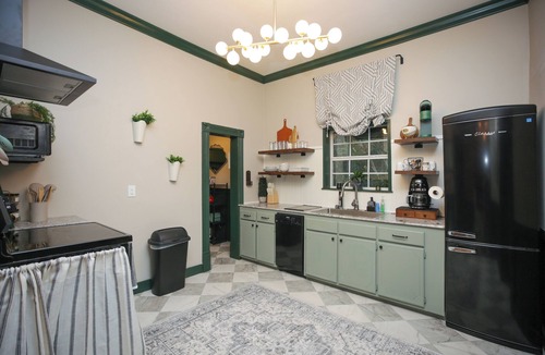 Southeast Pensacola House | The Violet Pine - Pet Friendly