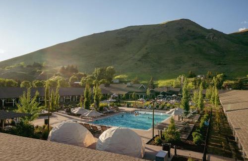 Jackson Cabin | The Virginian Lodge