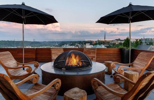 Central Business District Hotel | The Virginian Lynchburg, Curio Collection By Hilton