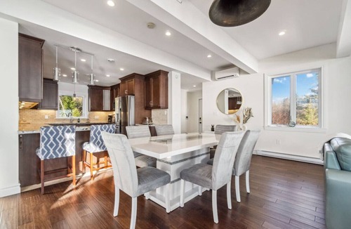 Fox Point House | The Vista Del Mar 596