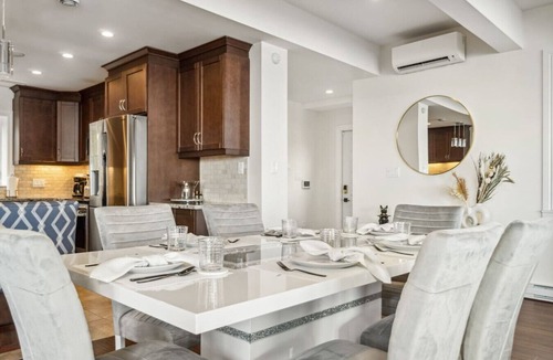 Fox Point House | The Vista Del Mar 596