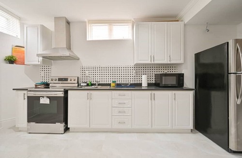 Mount Pleasant Apartment | The Vistana Brampton 2Bedroom Contemporary designed spacious apartment!