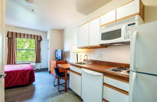 Sierra Vista Apartment | The Vistas 119 Modern studio with full kitchen 1st floor great location