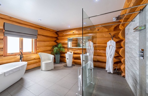 Bathgate Ski Chalet | The Vu Log Cabins