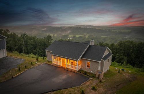 Front Royal House | The VUE - On Top of Paradise