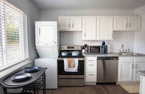 Five Points South Condo | The Vulcan Octoplex - 8 Private Units/WiFi/Parking