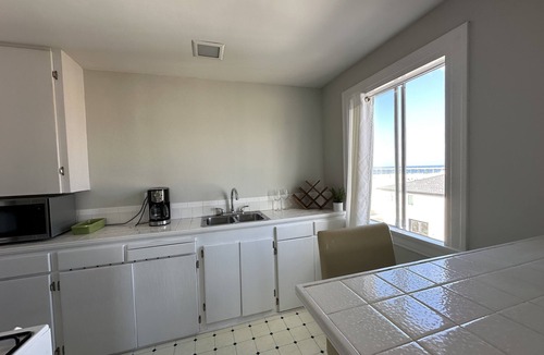 Hermosa Beach Hotel | The Vurpillat Beachfront Hotel