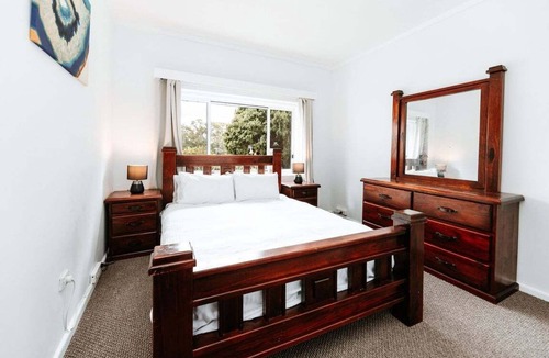 Nowra House | The Waratah Escape Nowra