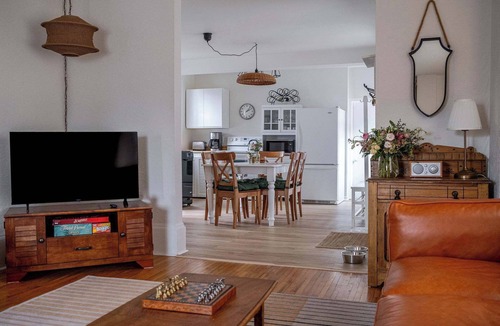 Wellington House | The Wagwell - Pet Friendly in Wellington