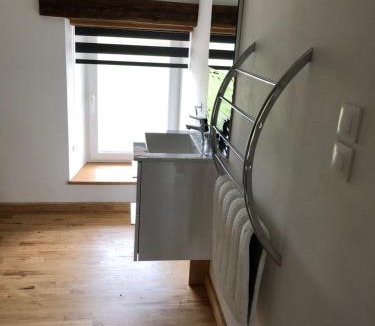 Le Dorat Bed & Breakfast | The Walnut Tree Chambre d'Hotes