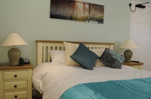 Mere Hotel | The Walnut Tree Inn