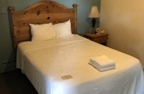 Walpole Hotel | The Walpole Motel