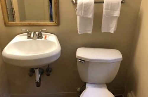 Walpole Hotel | The Walpole Motel