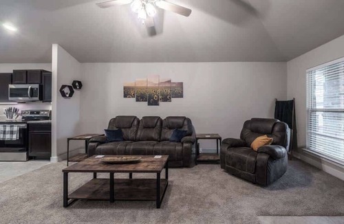 Lubbock House | The Wander Inn - 3BR/2BA - Modern Home w/Garage