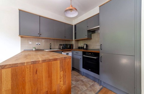 Tower Hill Apartment | The Wapping Villas