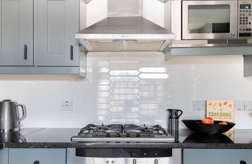 Wapping Apartment | The Wapping Wharf - Modern & Bright 2BDR Flat on the Thames with Parking