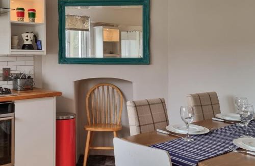 Alcombe House | The Warblers