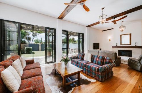 Central Mudgee House | The Warehouse - Heritage Elegance in Central Mudgee