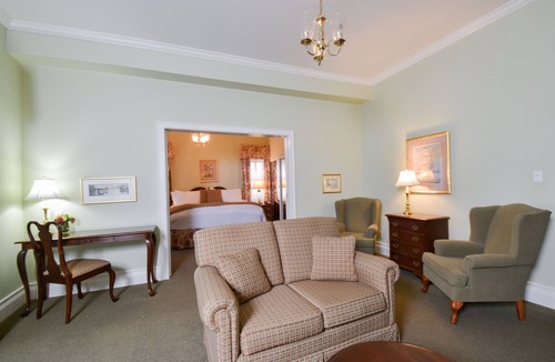 Picton Hotel | The Waring House