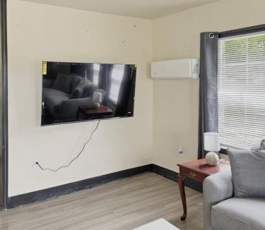 Pryor Apartment | The Warm Retreat 3BR Home in Pryor OK