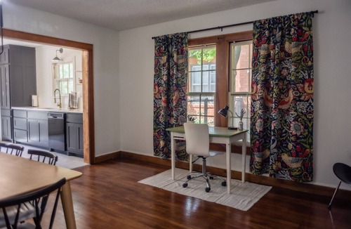 Stephenville House | The Warmer Place - Charming Bungalow near TSU