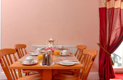 Carlisle House | The Warren Guest House