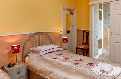 Carlisle House | The Warren Guest House