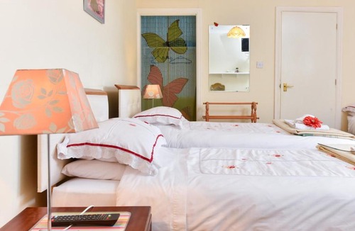 Carlisle House | The Warren Guest House