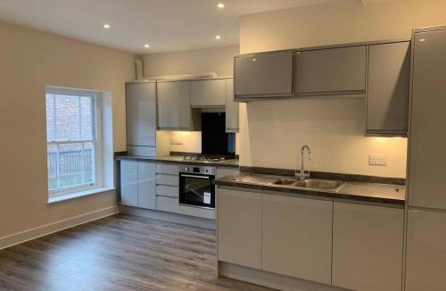 Basingstoke Apartment | The Warren @ Short Stays