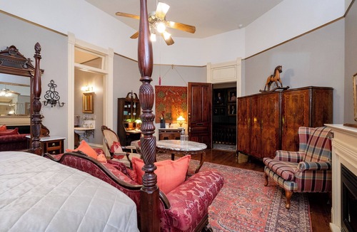 East of Broadway Hotel | The Washburn | King Suite | The Empress Hotel
