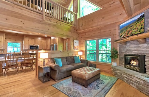 Banner Elk Cabin | The Watchtower - private retreat, game room, fire pit, pet friendly