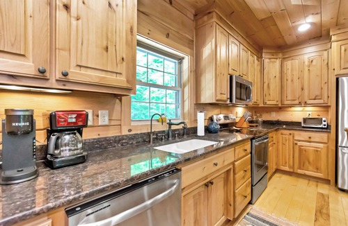 Banner Elk Cabin | The Watchtower - private retreat, game room, fire pit, pet friendly