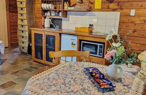 Warburton Cottage | The Water Cottage