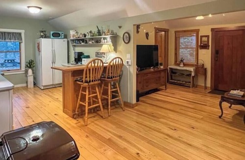 Circleville Cabin | The Water House - Winter Spa on a Cascading Brook